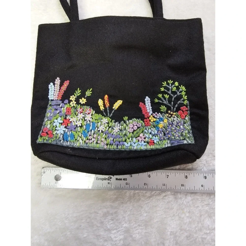 Vintage Valerie Stevens Embroidered Handbag Evening Bag‎